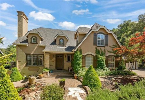 1880 Hollyhock Ln, Gilroy, CA, 95020-7950 | Card Image