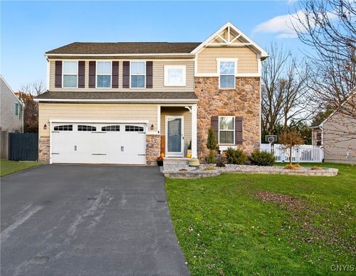 29 Naylor Cir, Baldwinsville, NY, 13027-6190 | Card Image