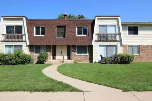 8-3018 Roberts Dr, Woodridge, IL, 60517-1539 | Card Image