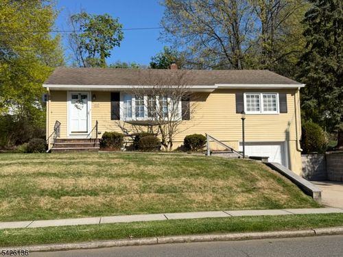 60 Sutton Ave, Totowa, NJ, 07512-1638 | Card Image
