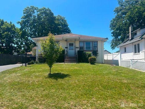 129 Hampton St, Metuchen, NJ, 08840-1717 | Card Image