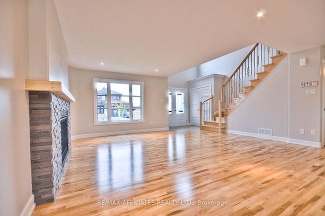 619 Geneva Cres, House other with 4 bedrooms, 3 bathrooms and 3 parking in Embrun ON | Image 4