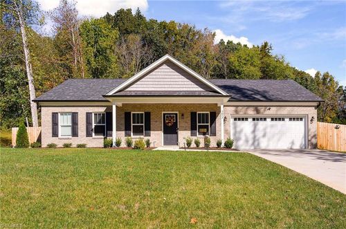 5673 Styers Ferry Rd, Clemmons, NC, 27012-8388 | Card Image