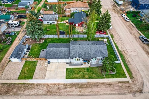 537 3 Avenue, Elnora, AB, T0M0Y0 | Card Image