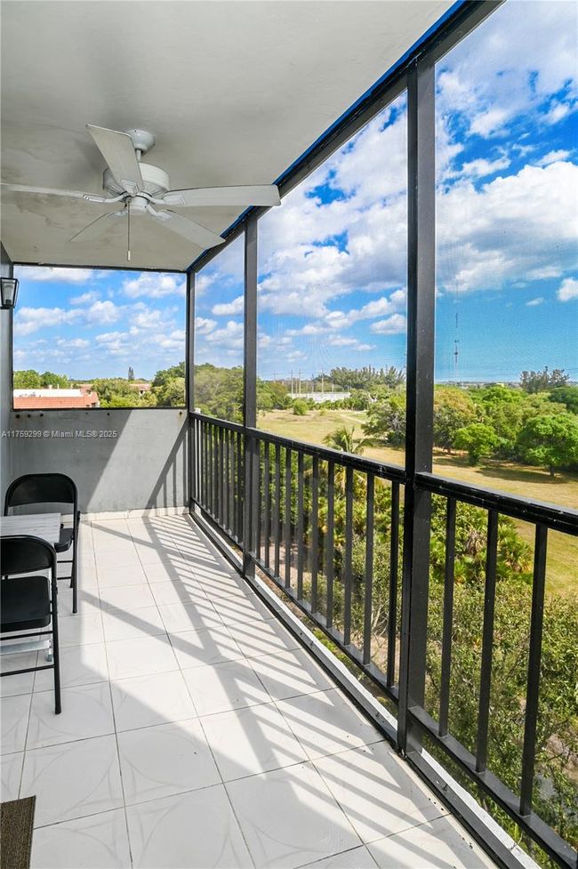 APT-601 - 4164 Inverrary Dr, Condo with 2 bedrooms, 2 bathrooms and null parking in Lauderhill FL | Image 17