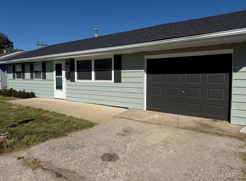 137 Charlene St, East Alton, IL, 62024-1006 | Card Image