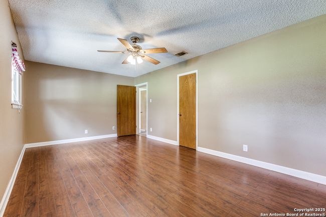 10615 Bar X Trl, House other with 3 bedrooms, 2 bathrooms and null parking in Helotes TX | Image 18