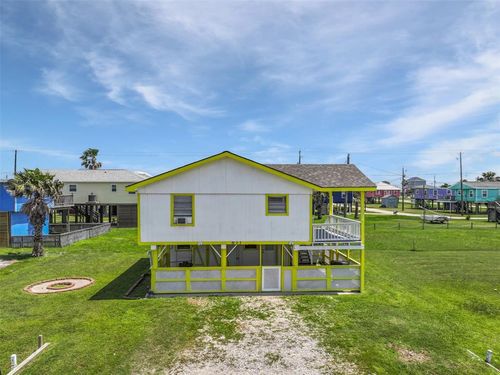 611 Fort Velasco Dr, Surfside Beach, TX, 77541-7211 | Card Image