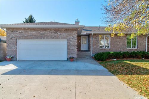 3235 Renfrew Cres E, Regina, SK, S4V2W6 | Card Image