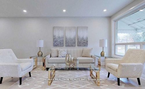 9 Lee Gate, Aurora, ON, L4G2J6 | Card Image