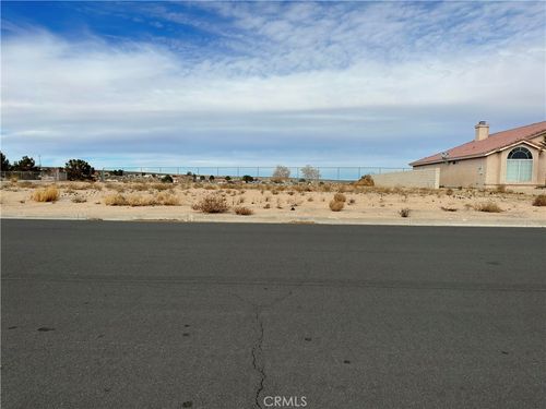 14018 Topmast Dr, Helendale, CA, 92342 | Card Image