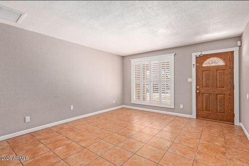 7716 W Cora Ln, Phoenix, AZ, 85033-4903 | Card Image