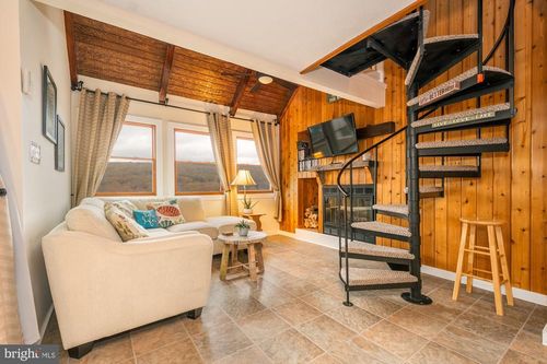 21c-157 Jeffrey Ln, OAKLAND, MD, 21550-7229 | Card Image