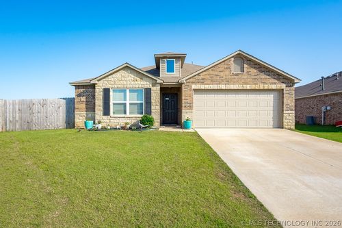 408 E Mangold Street, Perkins, OK, 74059 | Card Image
