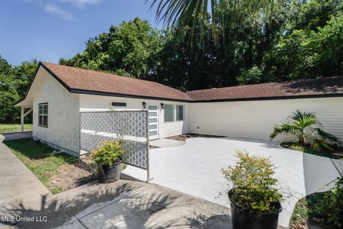 a-304 Ruella Ave, Bay Saint Louis, MS, 39520-4637 | Card Image