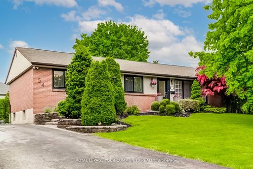 54 Montgomery Ave, Whitby, ON, L1M1B1 | Card Image