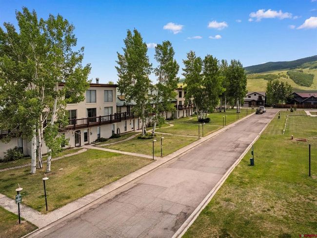 UNIT-10 - 2 Elcho Ave, Condo with 3 bedrooms, 3 bathrooms and null parking in Crested Butte CO | Image 33
