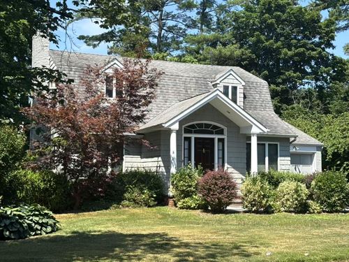 95 Oakdale Ln, Roslyn Heights, NY, 11577-1534 | Card Image