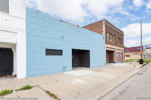 16127 E Warren Ave, Detroit, MI, 48224-3201 | Card Image