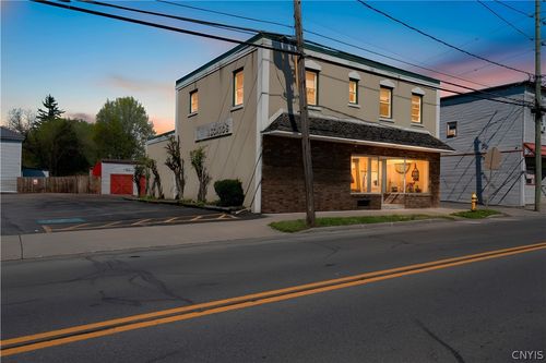 35 Columbus St, Auburn, NY, 13021-3181 | Card Image