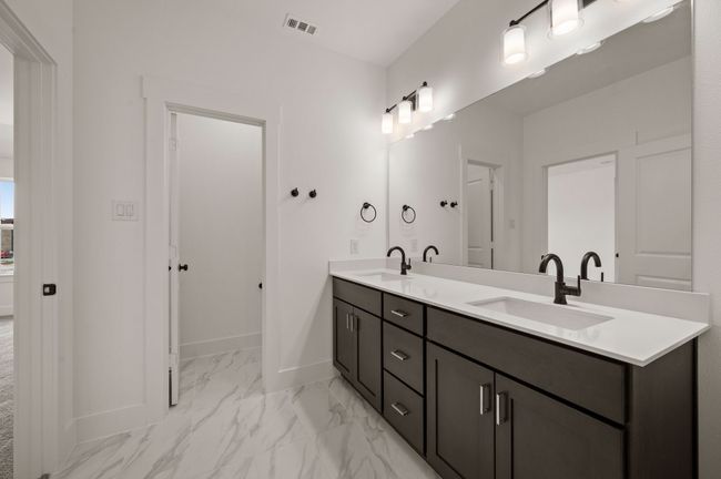 Ample room for two in this beautiful new owner's bath. | Image 12