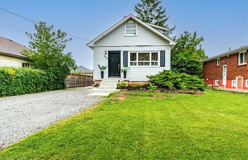 207 Green Rd, Stoney Creek, ON, L8E2A4 | Card Image