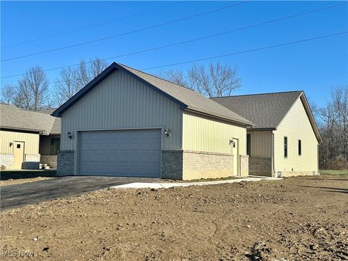 1101 Shadow Ridge Drive, Niles, OH, 44446 | Card Image