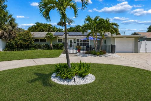 6765 11th Ave N, ST PETERSBURG, FL, 33710-6107 | Card Image