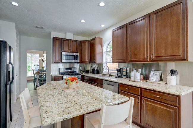 13710 Wheatbridge Dr, House other with 3 bedrooms, 3 bathrooms and 4 parking in Houston TX | Image 10