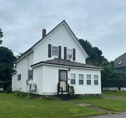 9 Maple Street, East Millinocket, ME, 04430 | Card Image