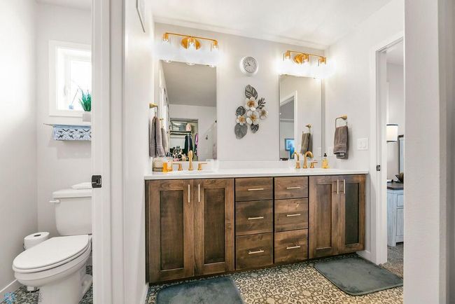 Master Bath | Image 18