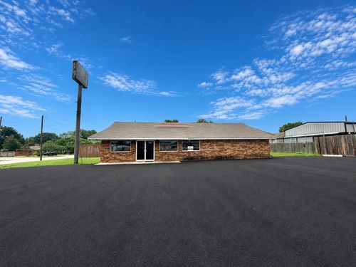 1910 E Highway 82, Gainesville, TX, 76240-2325 | Card Image