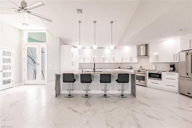 261 Venezia Ct, House other with 3 bedrooms, 4 bathrooms and 2 parking in PUNTA GORDA FL | Image 8
