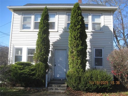 521 Washington St, Coventry, RI, 02816-5471 | Card Image