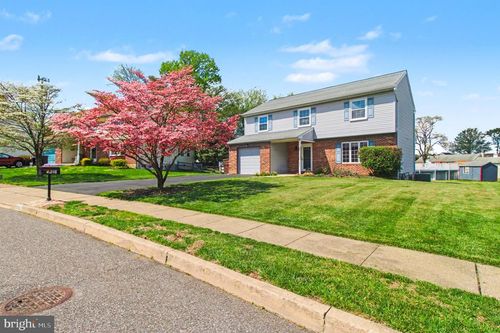 4016 Washington Dr, UPPER CHICHESTER, PA, 19061-2454 | Card Image