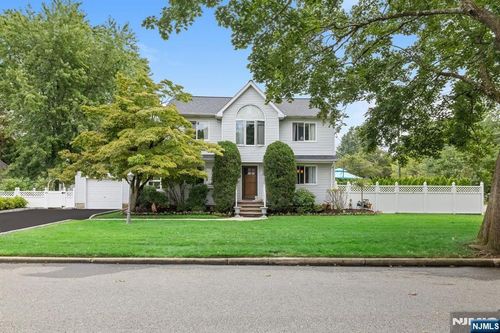 663 Plympton St, New Milford, NJ, 07646-2064 | Card Image