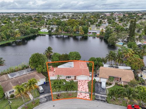3241 Nw 40th St, Lauderdale Lakes, FL, 33309-4925 | Card Image