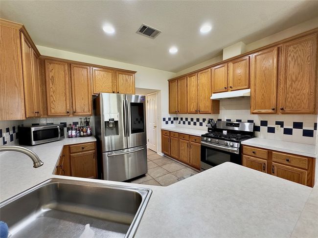 404 Autumn Trl, House other with 5 bedrooms, 3 bathrooms and 4 parking in Georgetown TX | Image 10