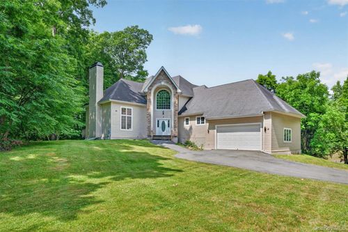 21 Huyler Dr, Hyde Park, NY, 12538-1581 | Card Image
