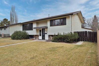 5704 42 Ave, House other with 4 bedrooms, 2 bathrooms and 3 parking in Camrose AB | Image 2