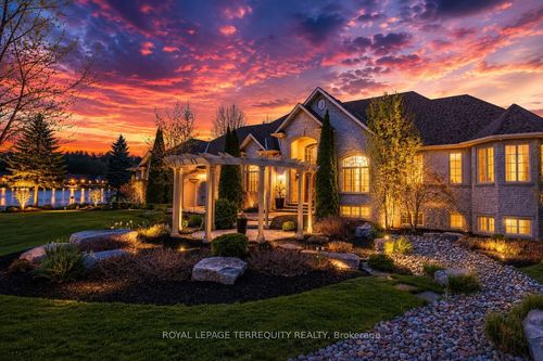 63 Grayfield Dr, Stouffville, ON, L4A0B1 | Card Image