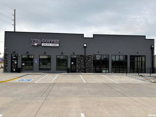 4650 Utica Ridge Rd, Davenport, IA, 52807-3660 | Card Image