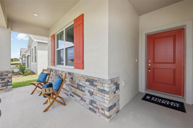 917 Pearlwood Loop, House other with 4 bedrooms, 2 bathrooms and null parking in EAGLE LAKE FL | Image 5
