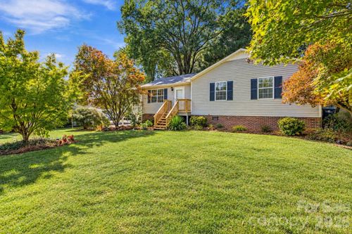217 23rd St Nw, Hickory, NC, 28601-4517 | Card Image