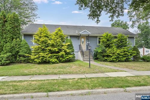 4 Jeffrey Rd, Wayne, NJ, 07470-6462 | Card Image