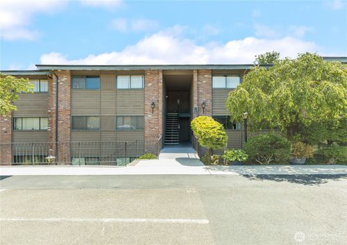 21-13558 37th Ave S, Tukwila, WA, 98168-3947 | Card Image