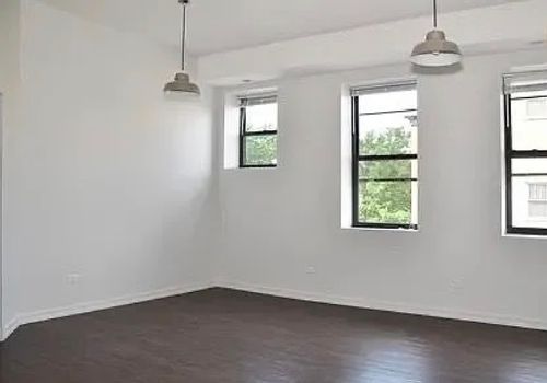 unit-203-5600 Ridge Ave, Chicago, IL, 60660-0097 | Card Image