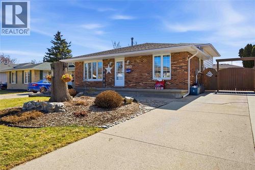 1023 Frost Avenue, Sarnia, ON, N7S4G6 | Card Image