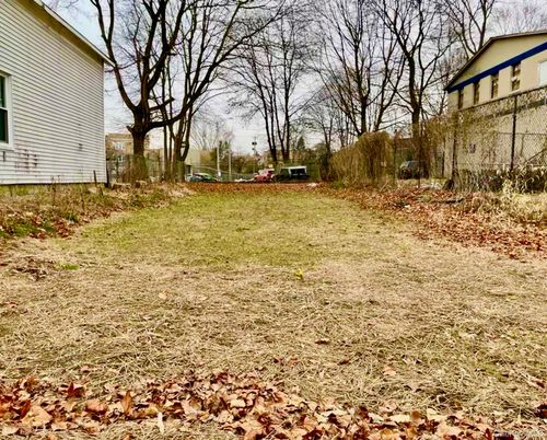 36 Smith St, Poughkeepsie, NY, 12601-2606 | Card Image