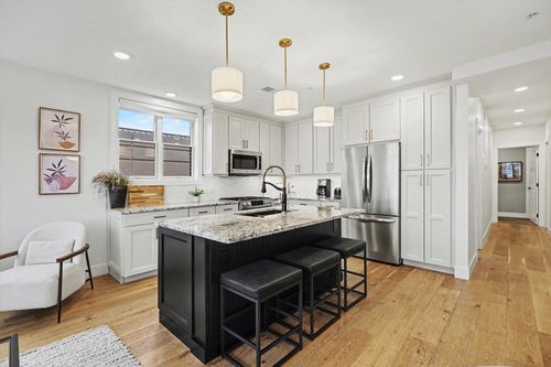 113 Park St, Traverse City, MI, 49684 | Card Image